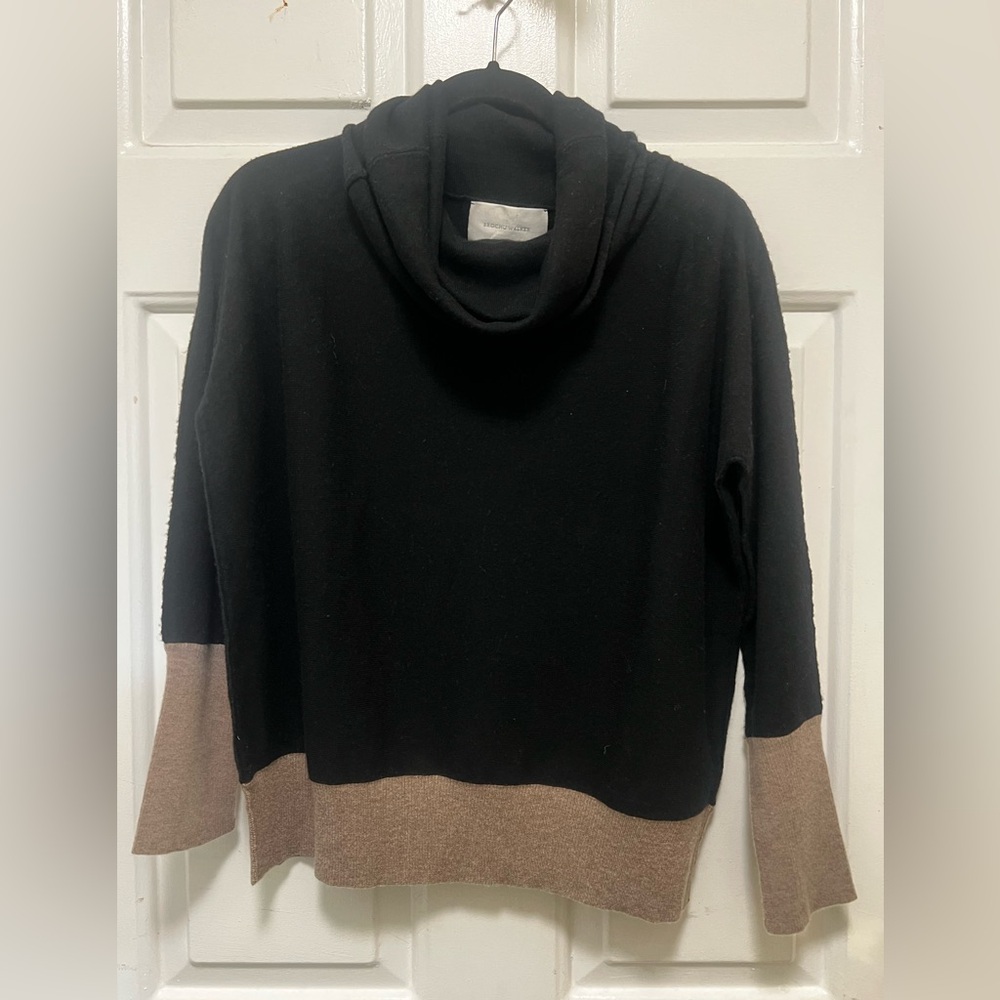 Brochu Walker Turtle Neck Sweater  Size S